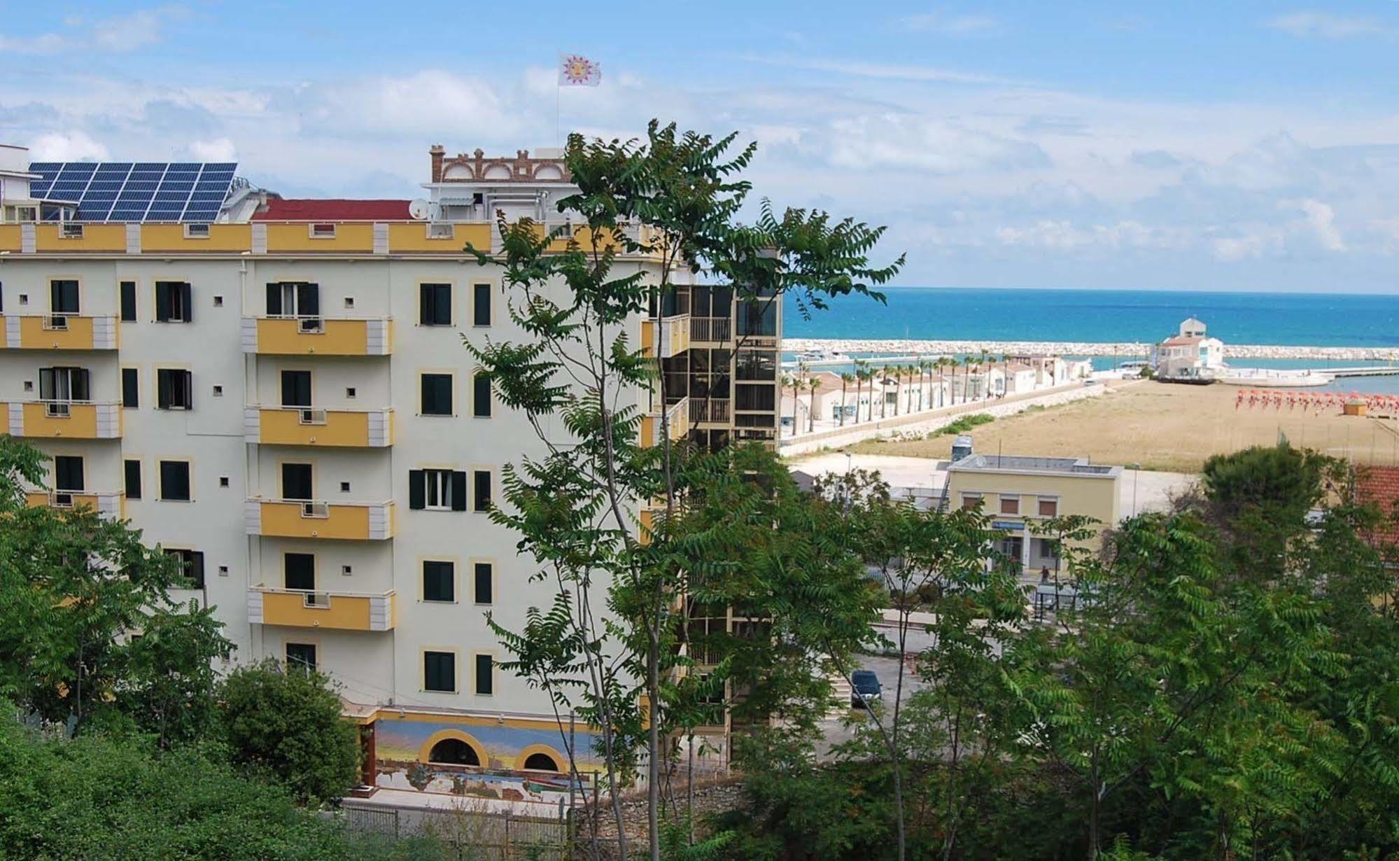 Hotel Solaria رودي غارغانيكو المظهر الخارجي الصورة