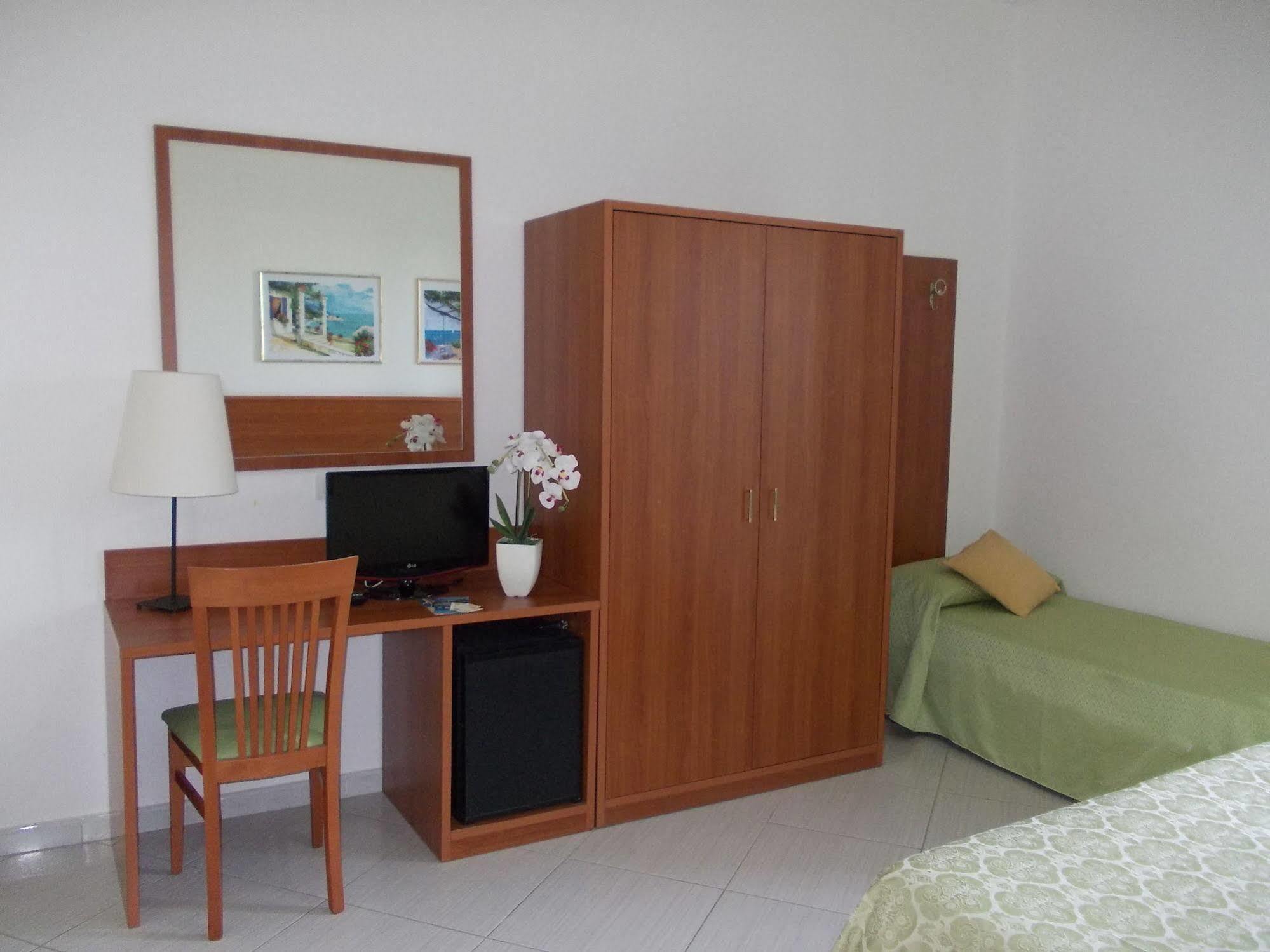 Hotel Solaria رودي غارغانيكو المظهر الخارجي الصورة