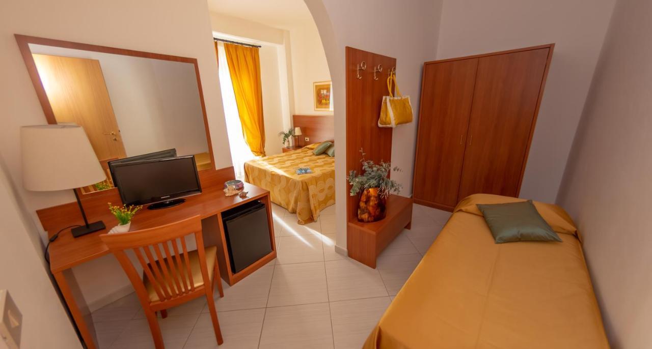 Hotel Solaria رودي غارغانيكو المظهر الخارجي الصورة