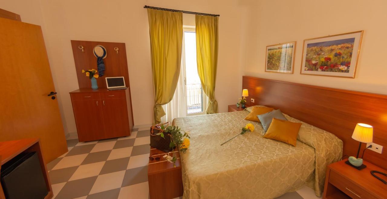 Hotel Solaria رودي غارغانيكو المظهر الخارجي الصورة