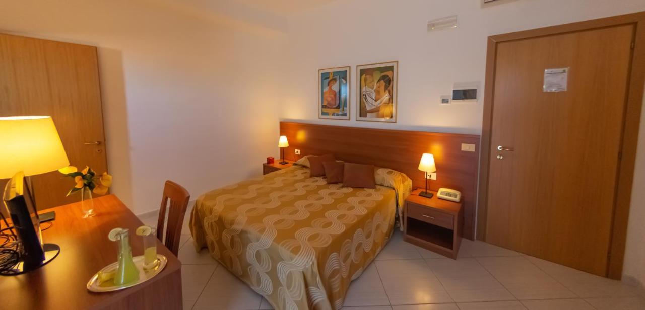 Hotel Solaria رودي غارغانيكو المظهر الخارجي الصورة