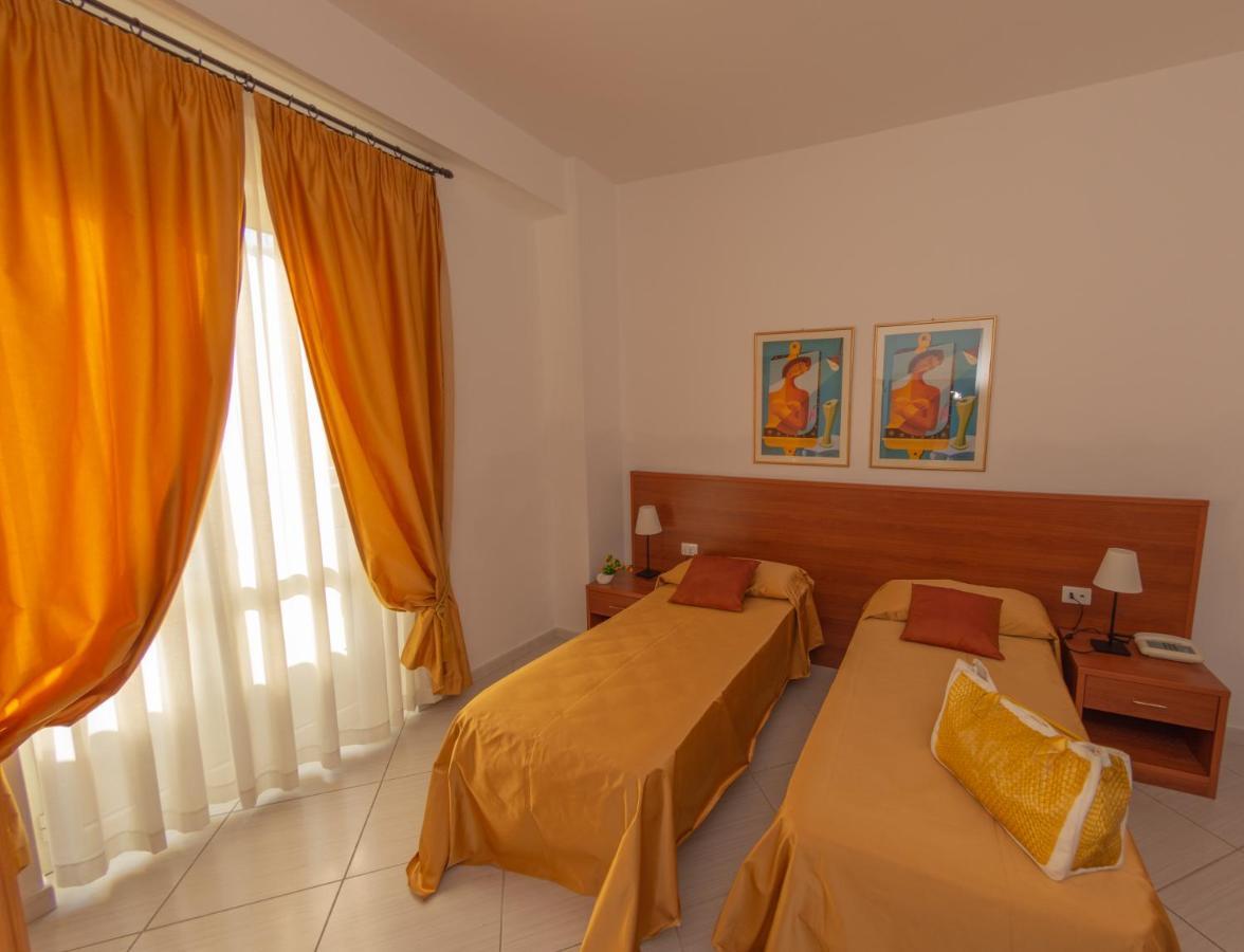 Hotel Solaria رودي غارغانيكو المظهر الخارجي الصورة